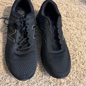 New Balance Black Athletic Shoes with Breathable Mesh